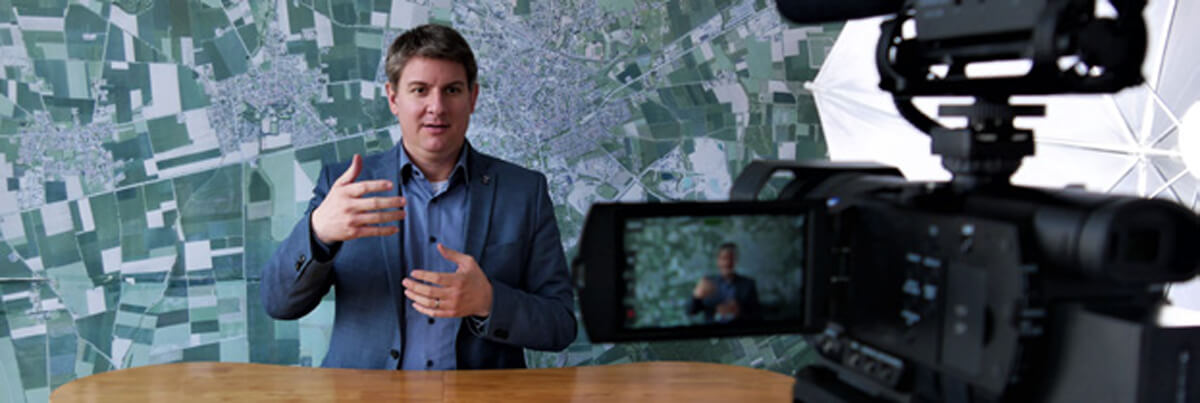 Rathaus-TV_mit_Remcon_van_der_Velden